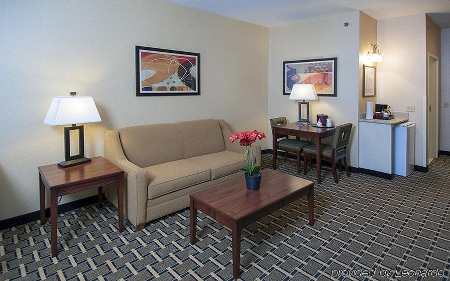 Holiday Inn Express Hotel & Suites Youngstown North-Warren/Niles By Ihg Ruang foto