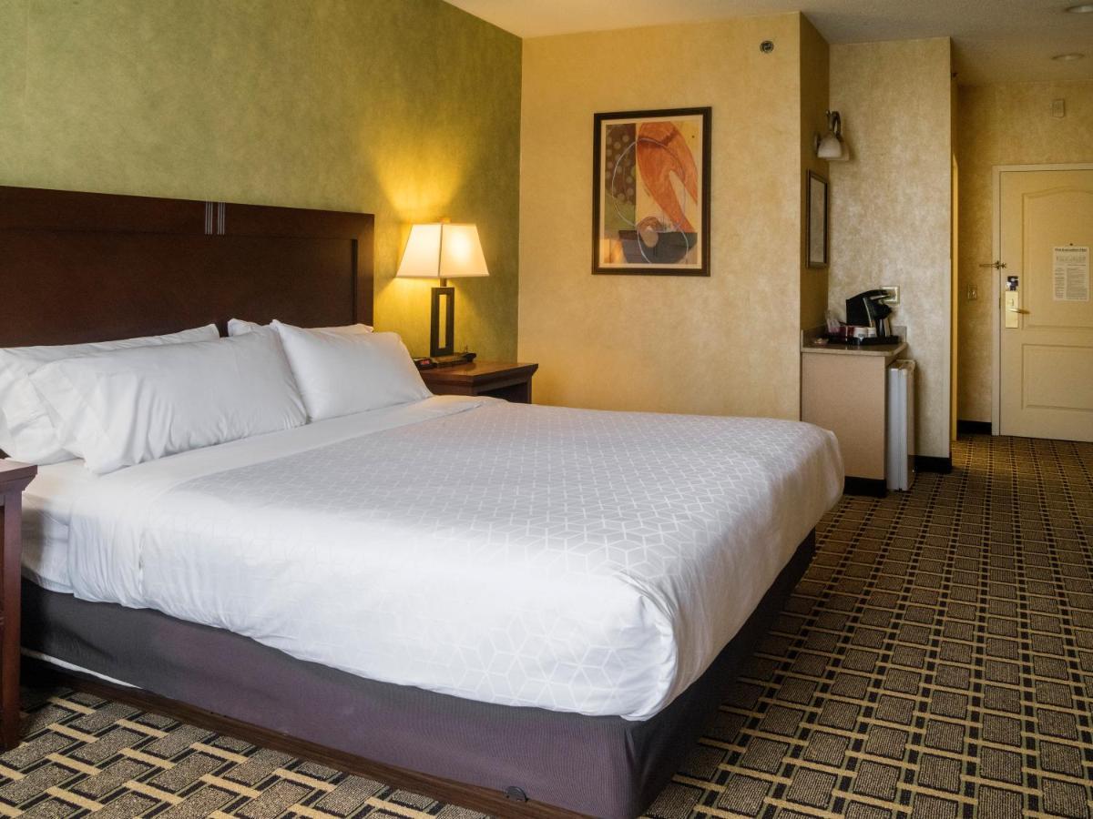 Holiday Inn Express Hotel & Suites Youngstown North-Warren/Niles By Ihg Bagian luar foto