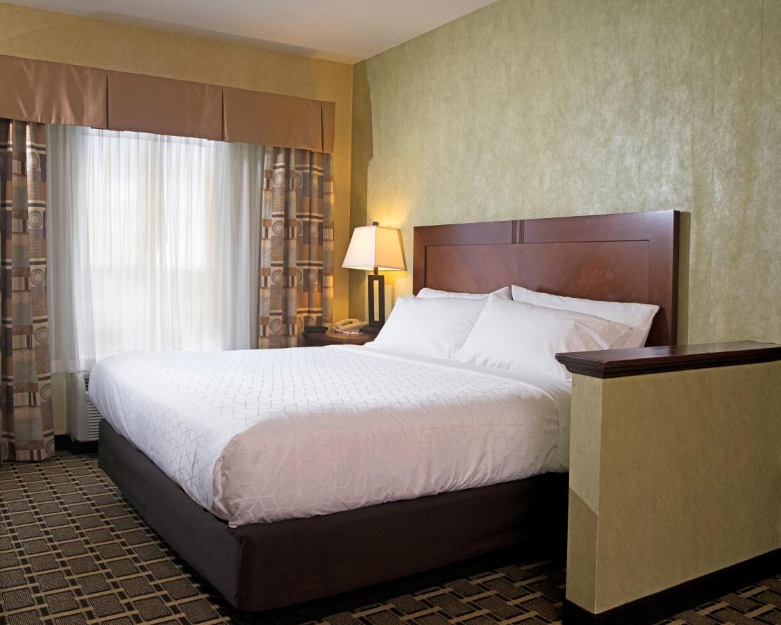 Holiday Inn Express Hotel & Suites Youngstown North-Warren/Niles By Ihg Bagian luar foto