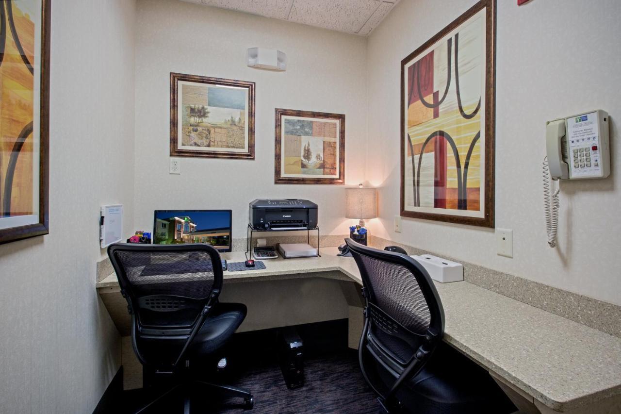 Holiday Inn Express Hotel & Suites Youngstown North-Warren/Niles By Ihg Bagian luar foto