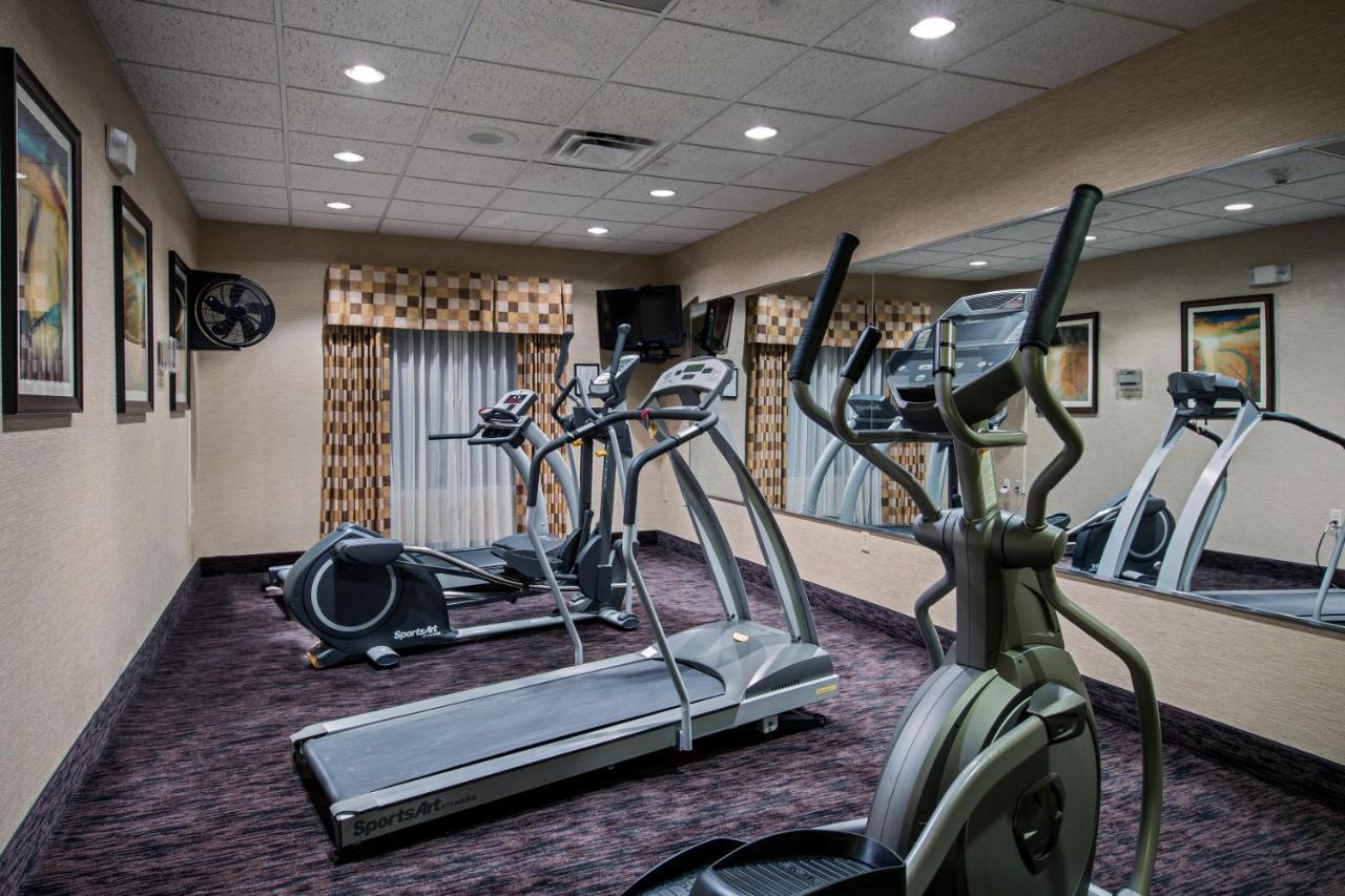 Holiday Inn Express Hotel & Suites Youngstown North-Warren/Niles By Ihg Bagian luar foto