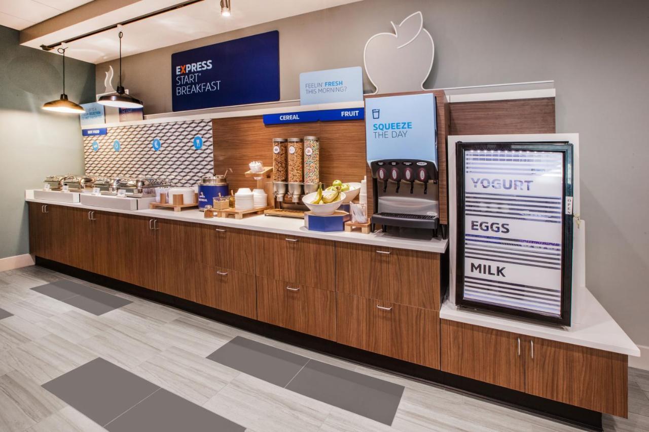 Holiday Inn Express Hotel & Suites Youngstown North-Warren/Niles By Ihg Bagian luar foto